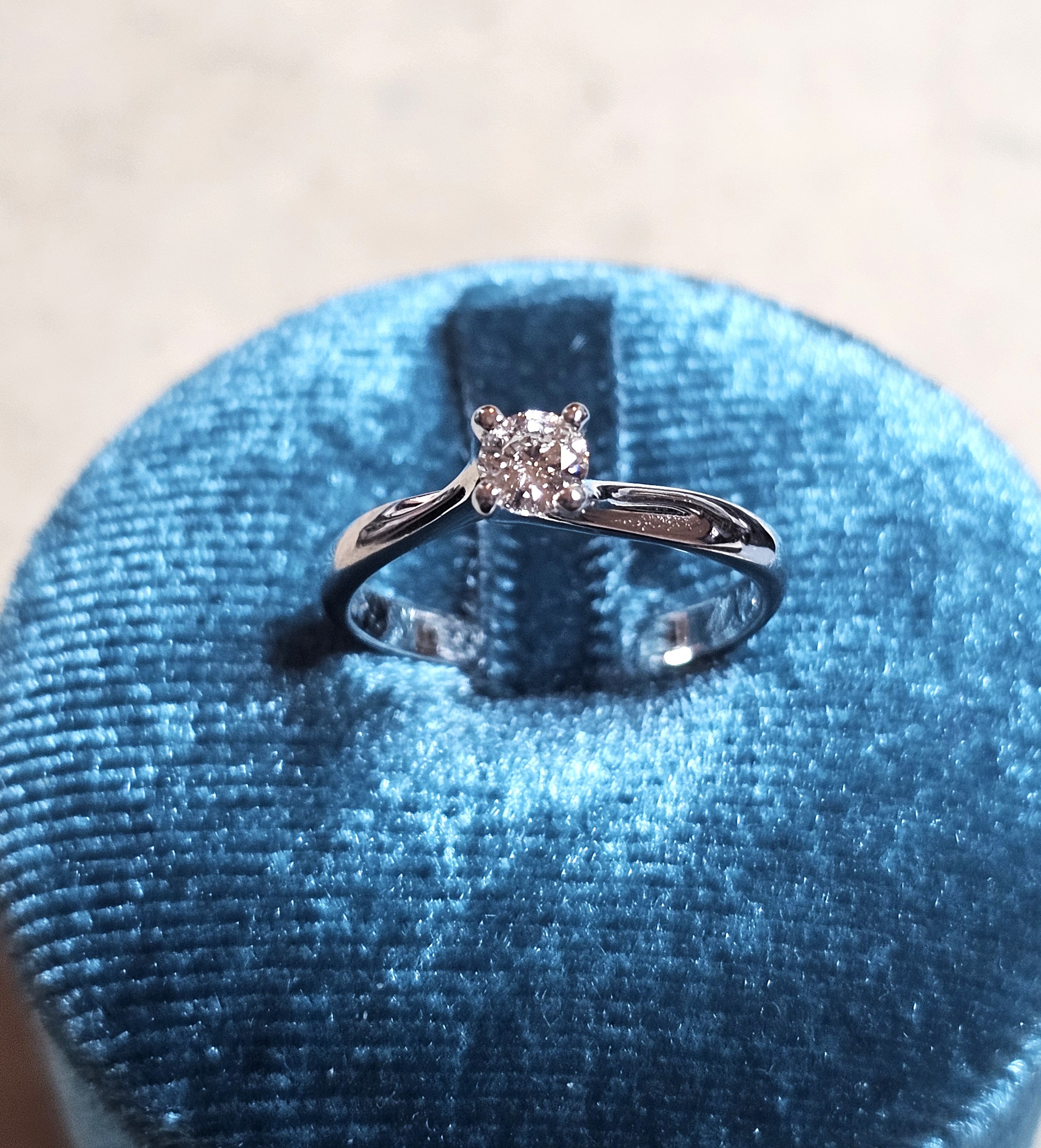 SOLITARIO DIAMANTE NATURALE  KT 0,23