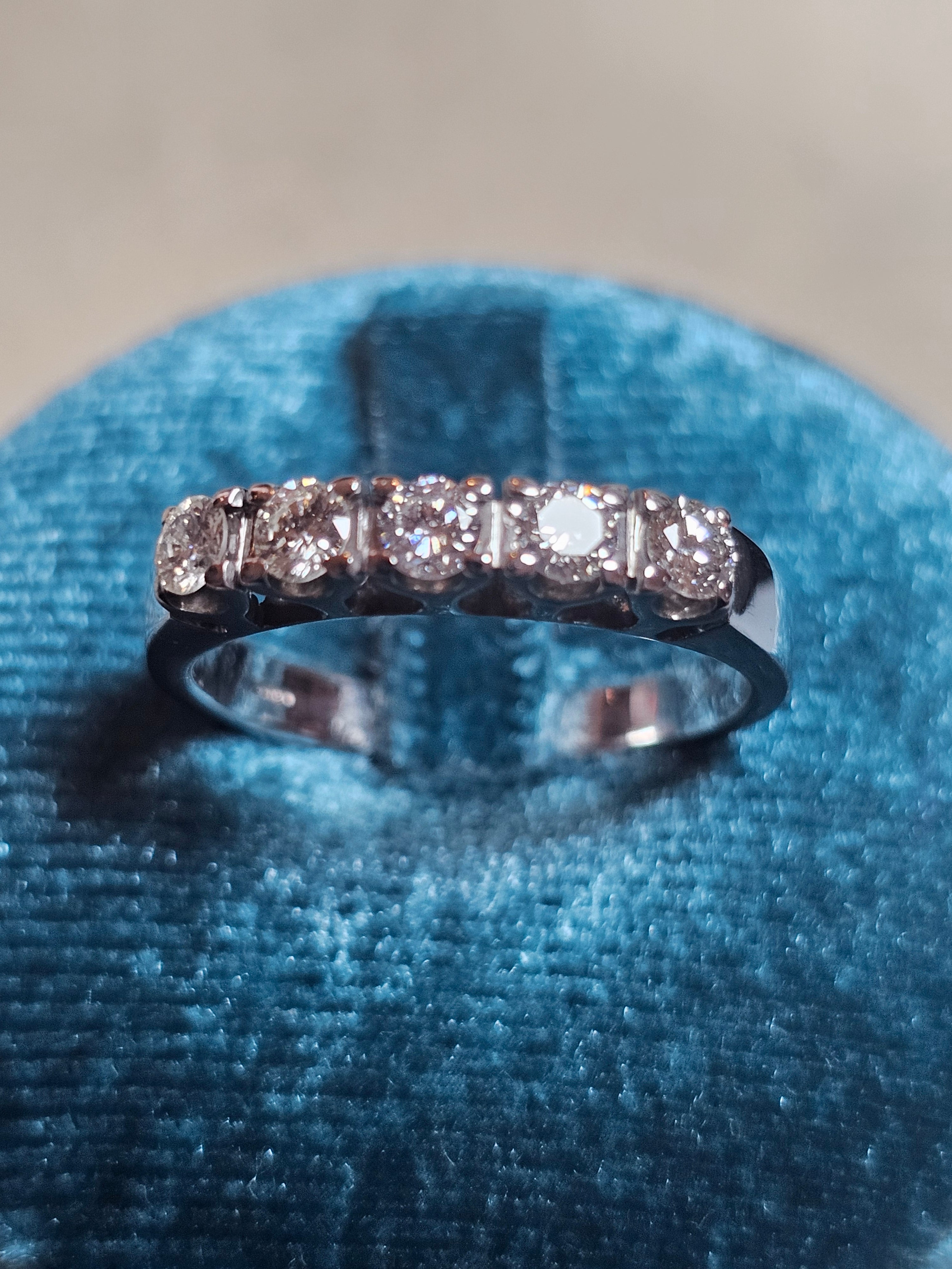 ANELLO VERETTA DIAMANTI NATURALI KT 0,55