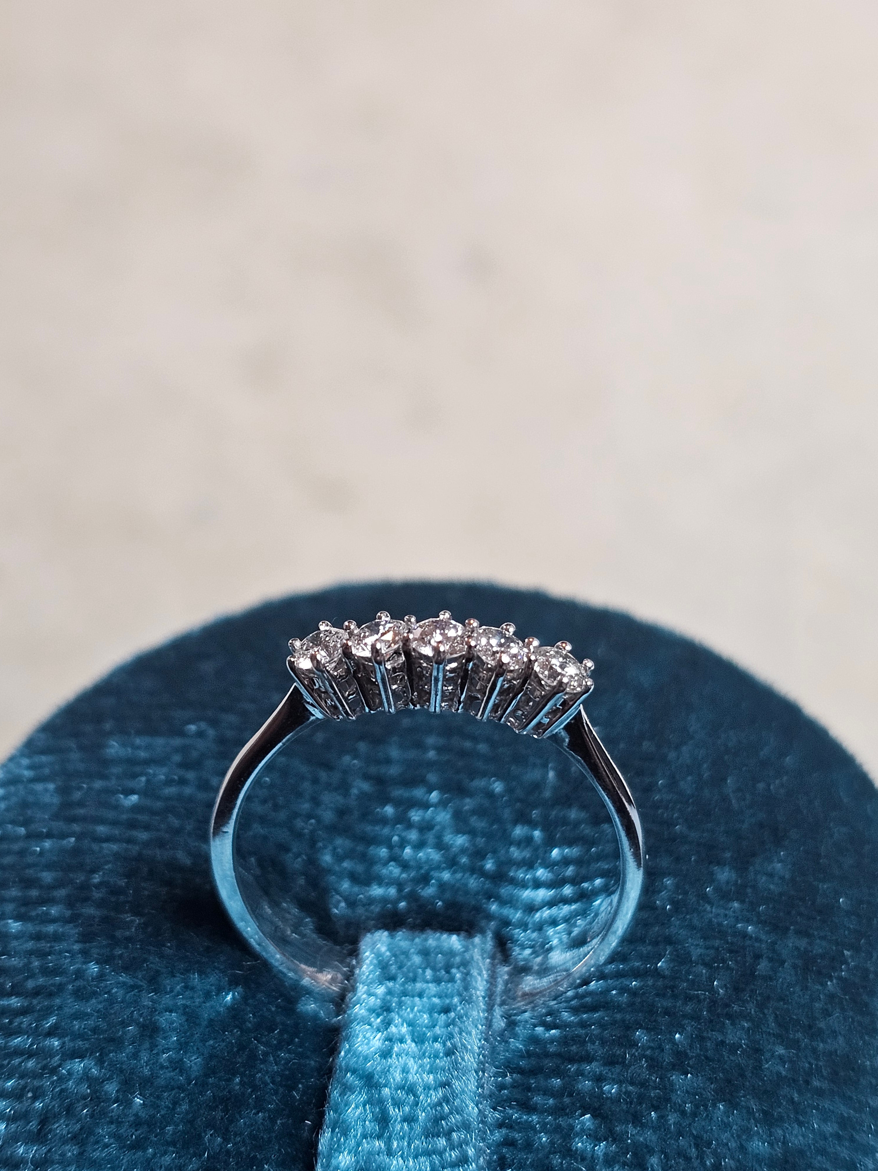 ANELLO VERETTA  DIAMANTI NATURALI KT 0,30