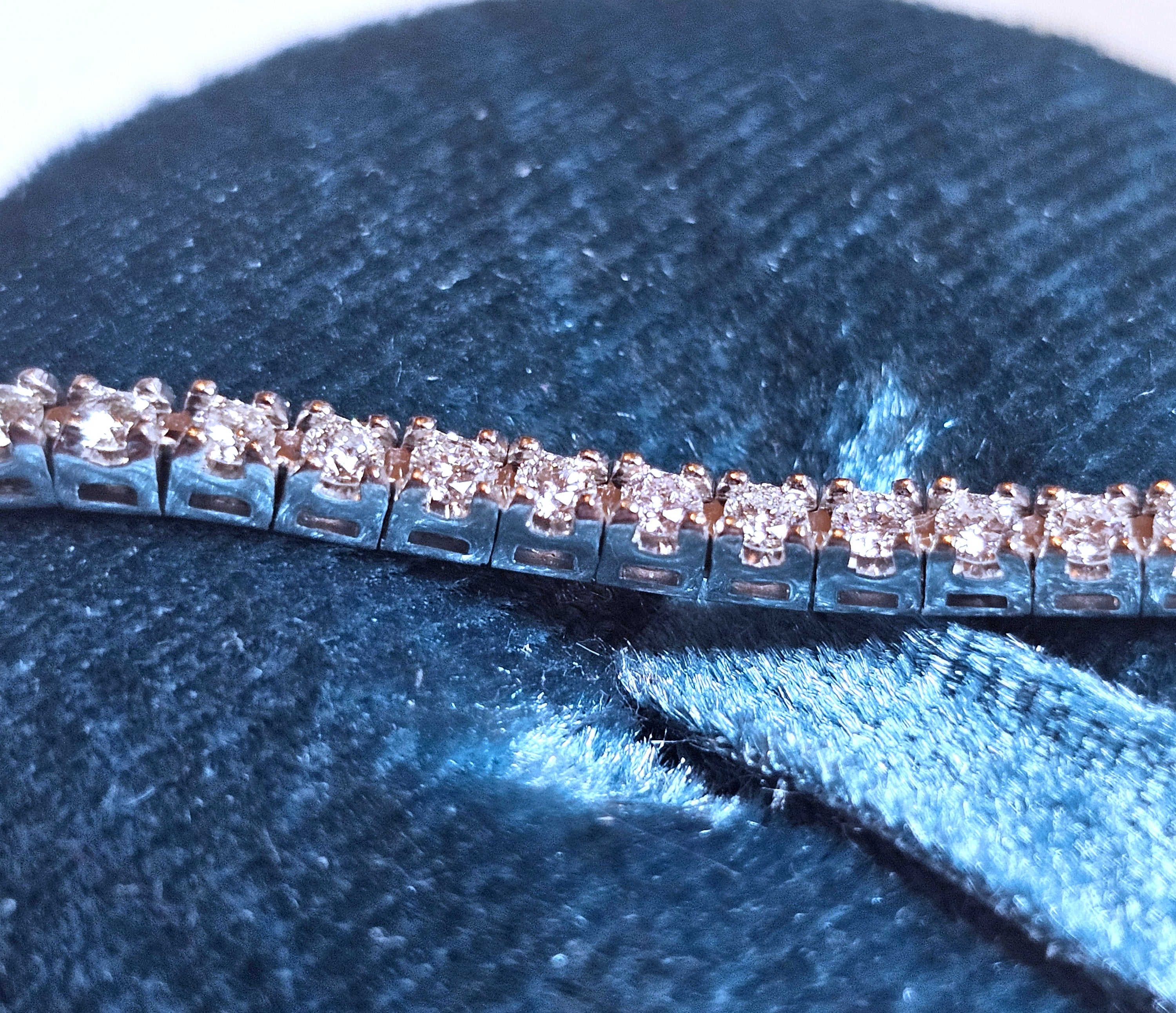 BRACCIALE TENNIS DIAMANTI NATURALI  KT 2,07 I COLOR VVS2