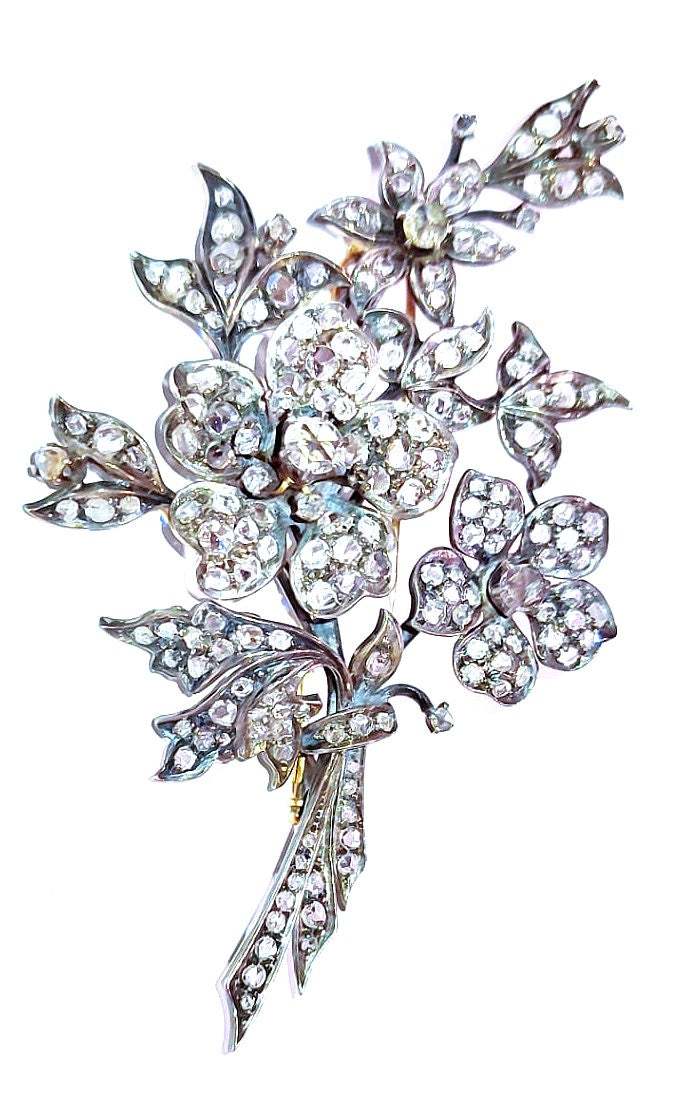 SPILLA VITTORIANA IN ORO GIALLO E ARGENTO      (1880/90) DIAMANTI NATURALI  KT 7,50