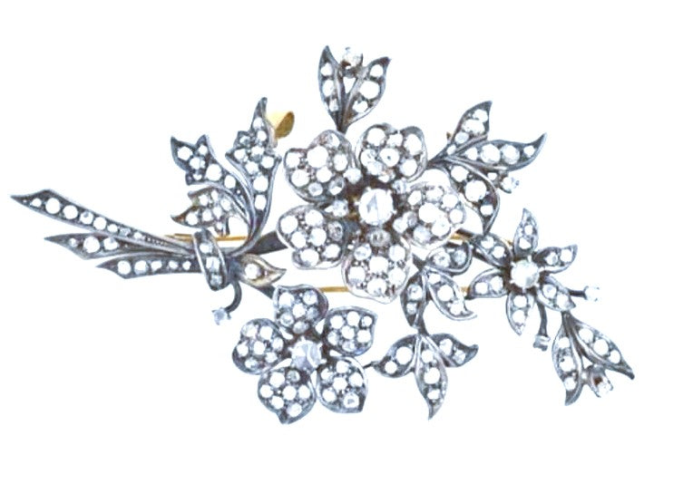 SPILLA VITTORIANA IN ORO GIALLO E ARGENTO      (1880/90) DIAMANTI NATURALI  KT 7,50