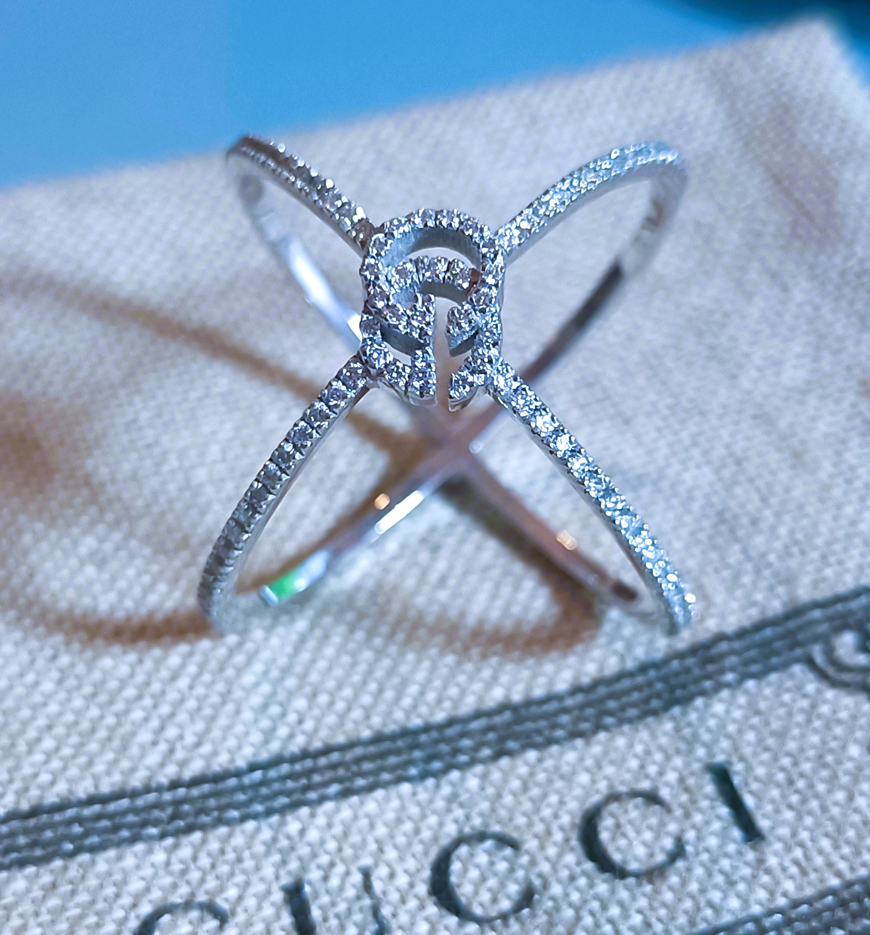 ANELLO GUCCI CON DIAMANTI NATURALI PER KT 0,71 G COLOR