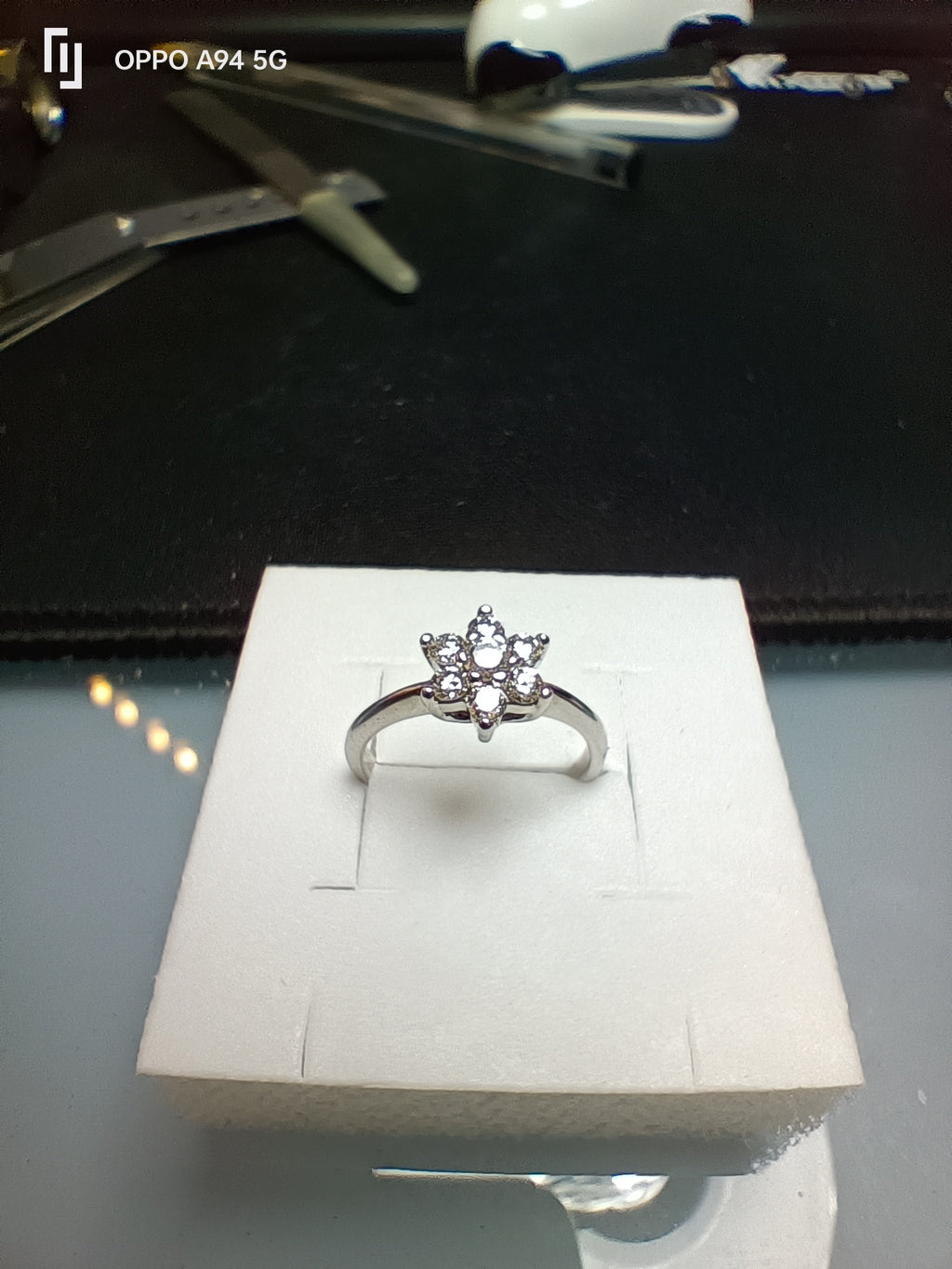 ANELLO FIORE DIAMANTI NATURALI KT 0,30 H COLOR VS2