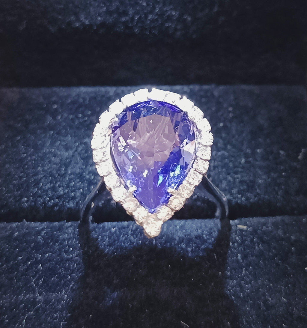 ANELLO GOCCIA TANZANITE E DIAMANTI.....KT 4,49 + KT 0,50 G COLOR VS
