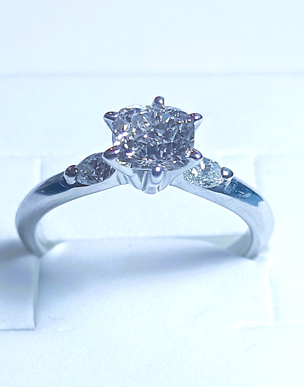 SOLITARIO IN ORO BIANCO 18KT DIAMANTE NATURALE CENTRALE KT 0,71 I COLOR