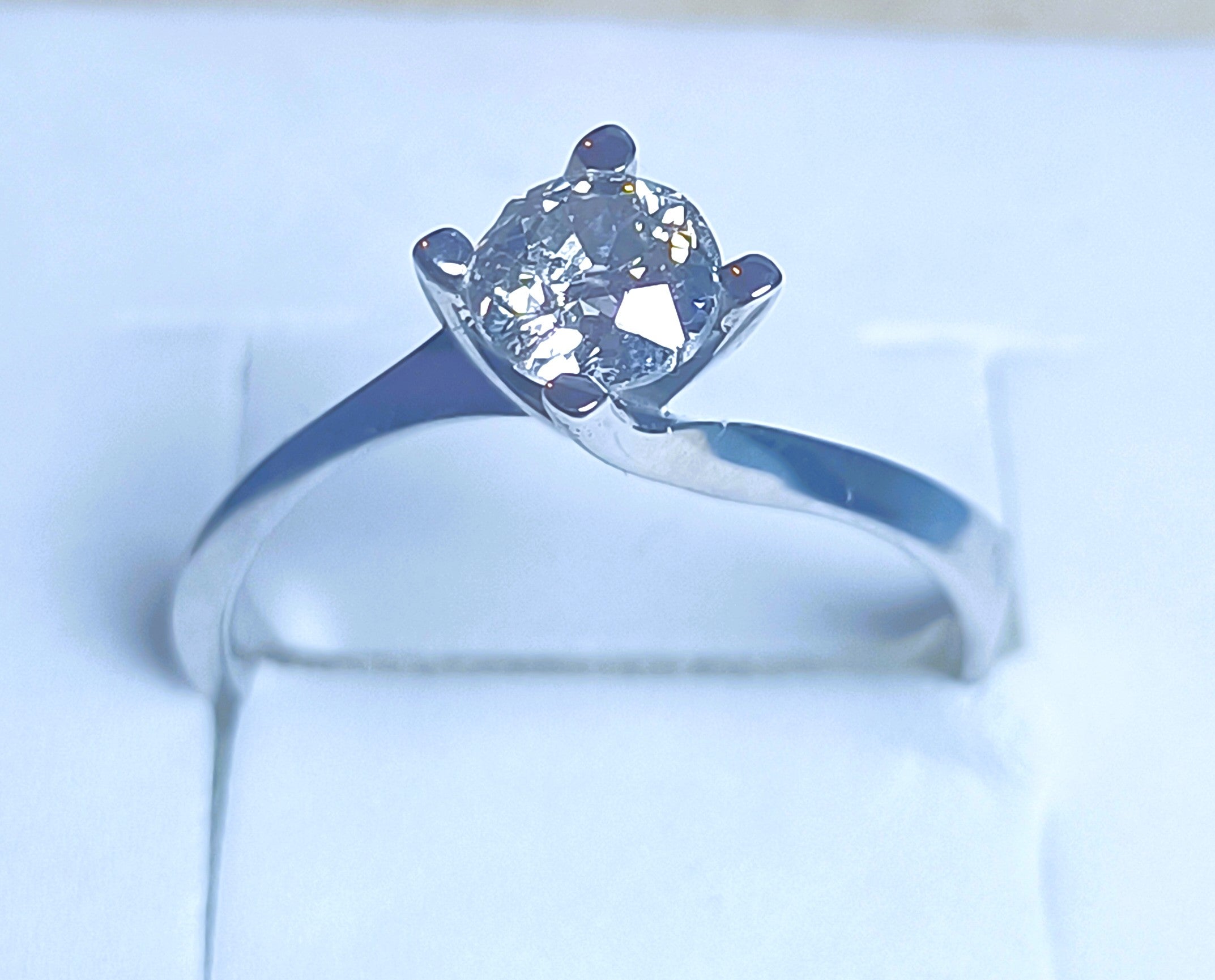 SOLITARIO IN ORO BIANCO 18KT DIAMANTE NATURALE KT 0,73 K COLOR SI2