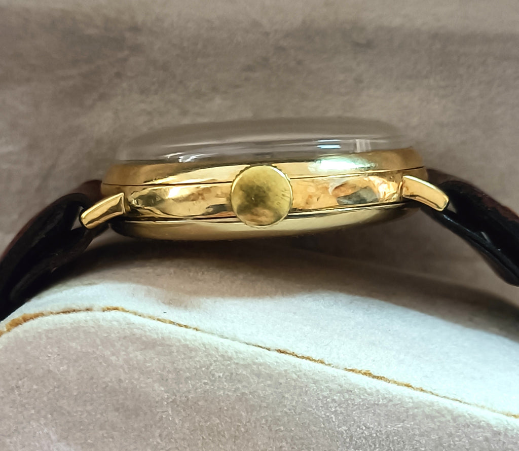 OROLOGIO UNIVERSAL GENEVE VINTAGE IN ORO MASSICCIO 18KT