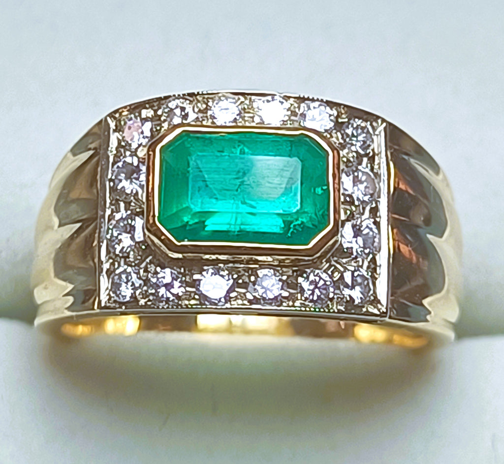 ANELLO FASCIA IN ORO GIALLO 18KT CON SMERALDO E DIAMANTI NATURALI