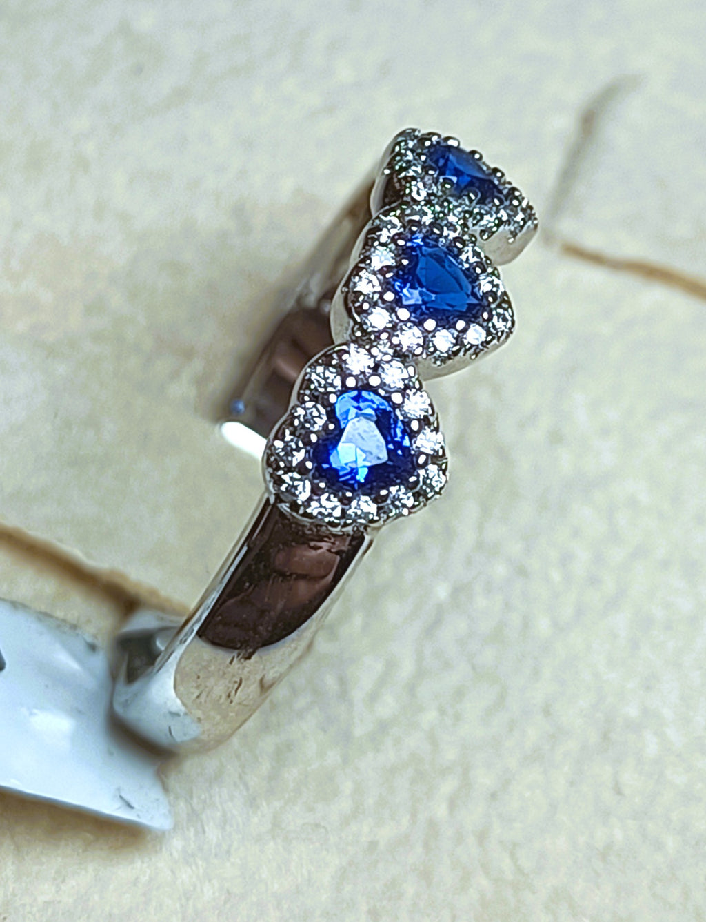 ANELLO TRILOGY IN ARGENTO 925 A CUORICINI AZZURRI E BIANCHI