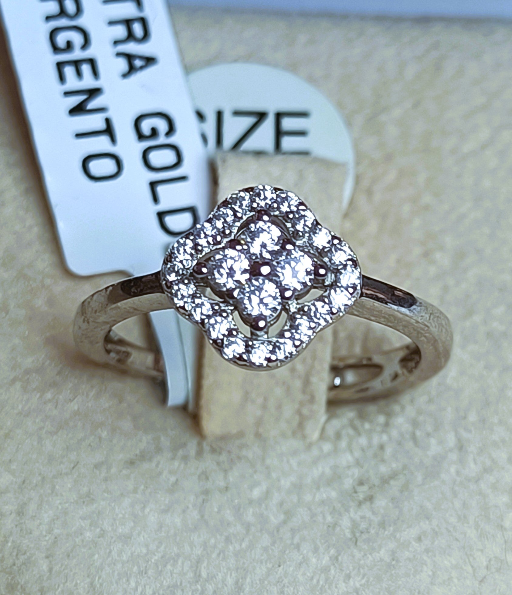 ANELLO IN ARGENTO 925 CON CUBIC ZIRCONIA DESIGN ULTRAMODERNO