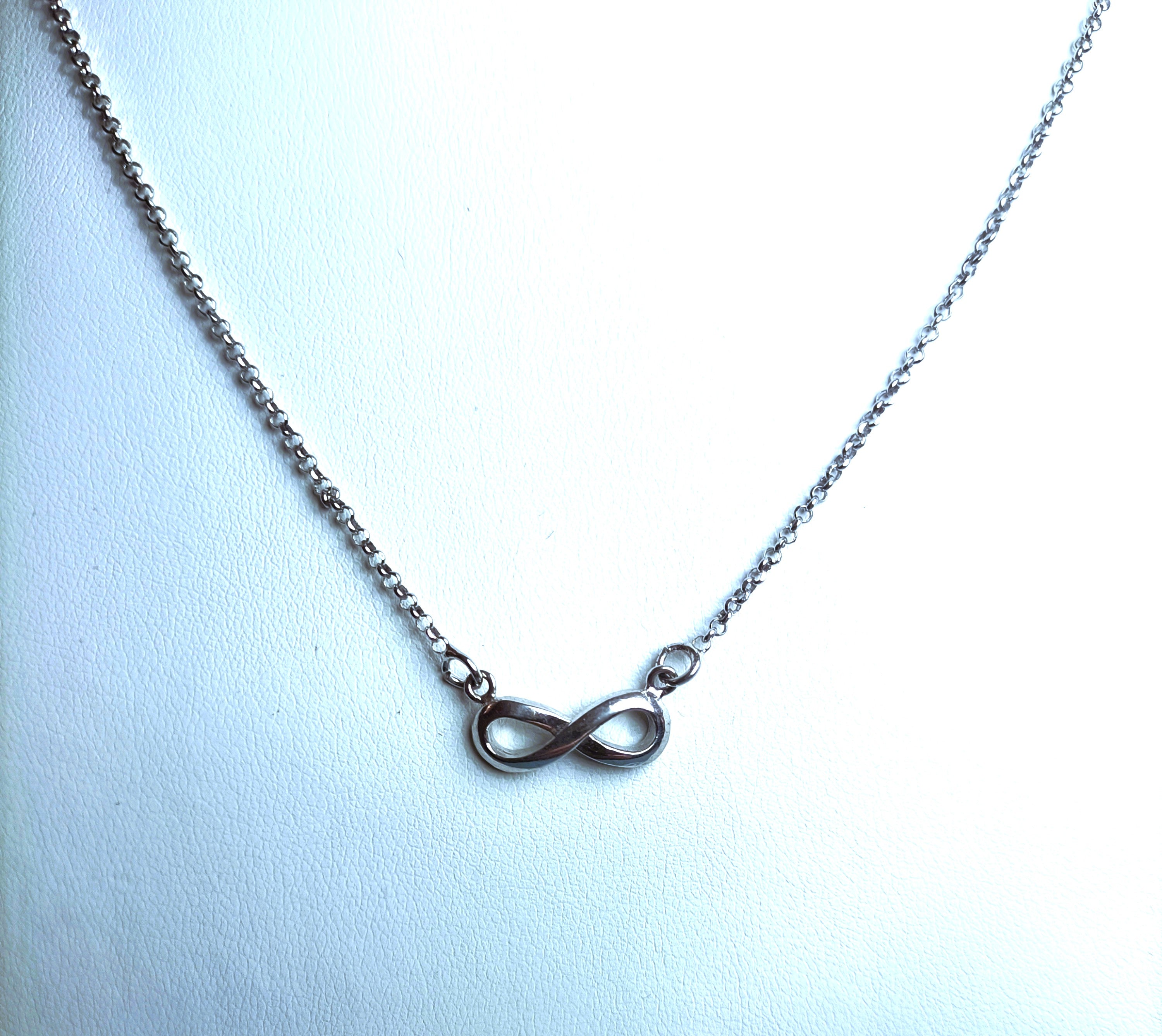 COLLANINA IN ARGENTO 925 RAPPRESENTA L'INFINITO