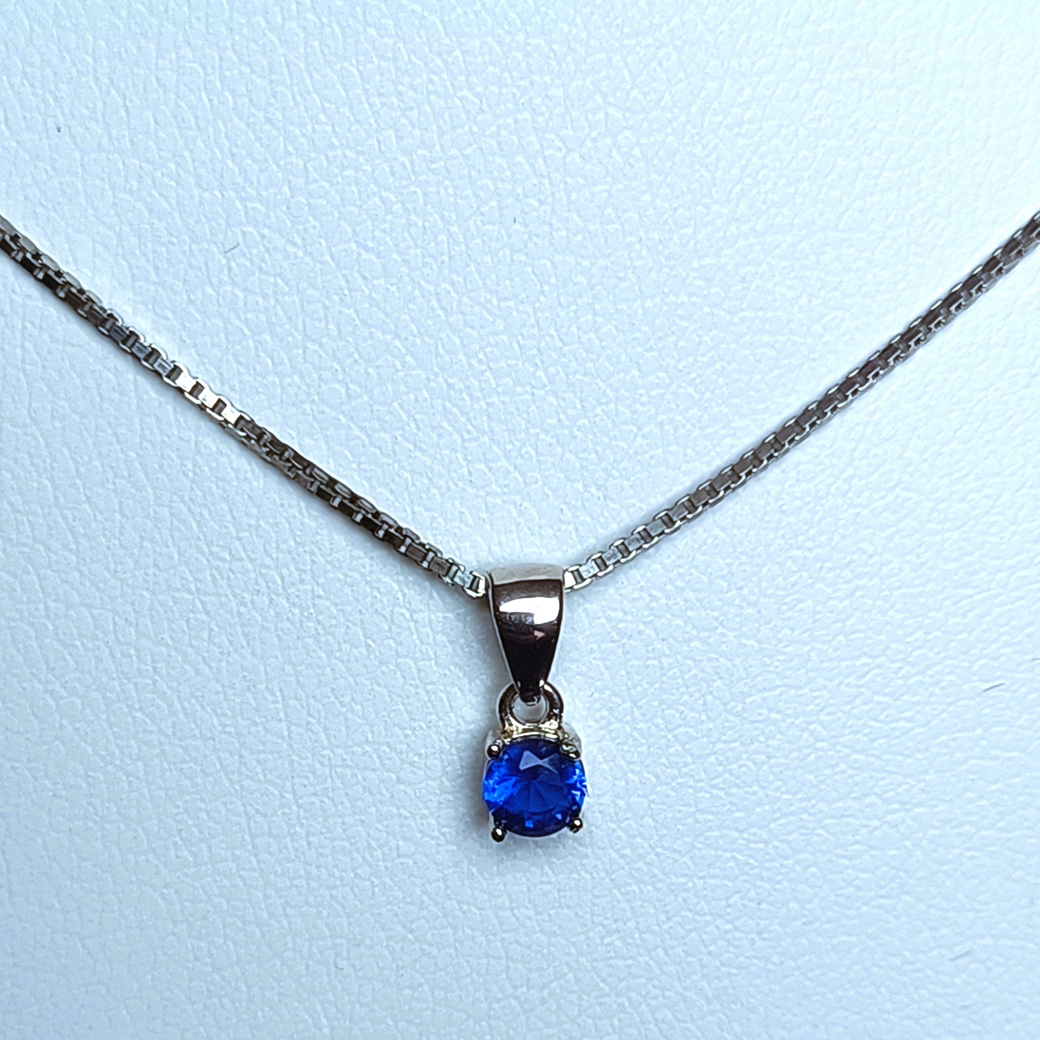COLLANINA IN ARGENTO 925 CON PENDENTE COLORATO BLU
