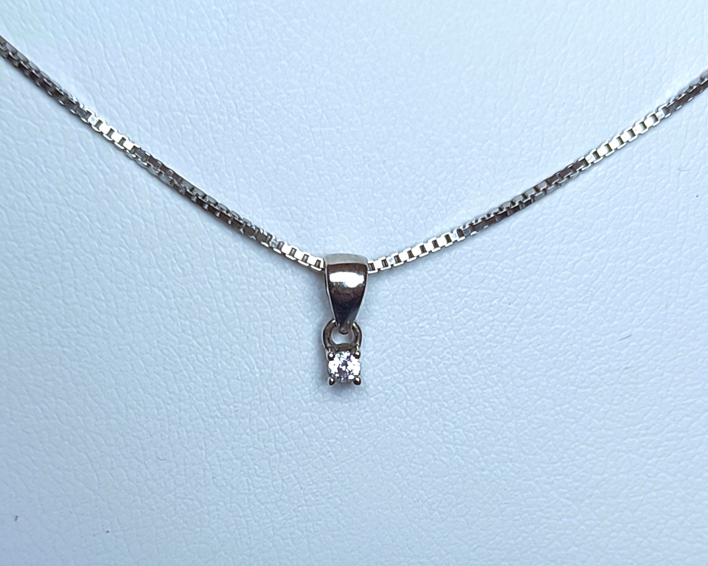 COLLANINA IN ARGENTO 925 CON PENDENTE E ZIRCONE COLORATO