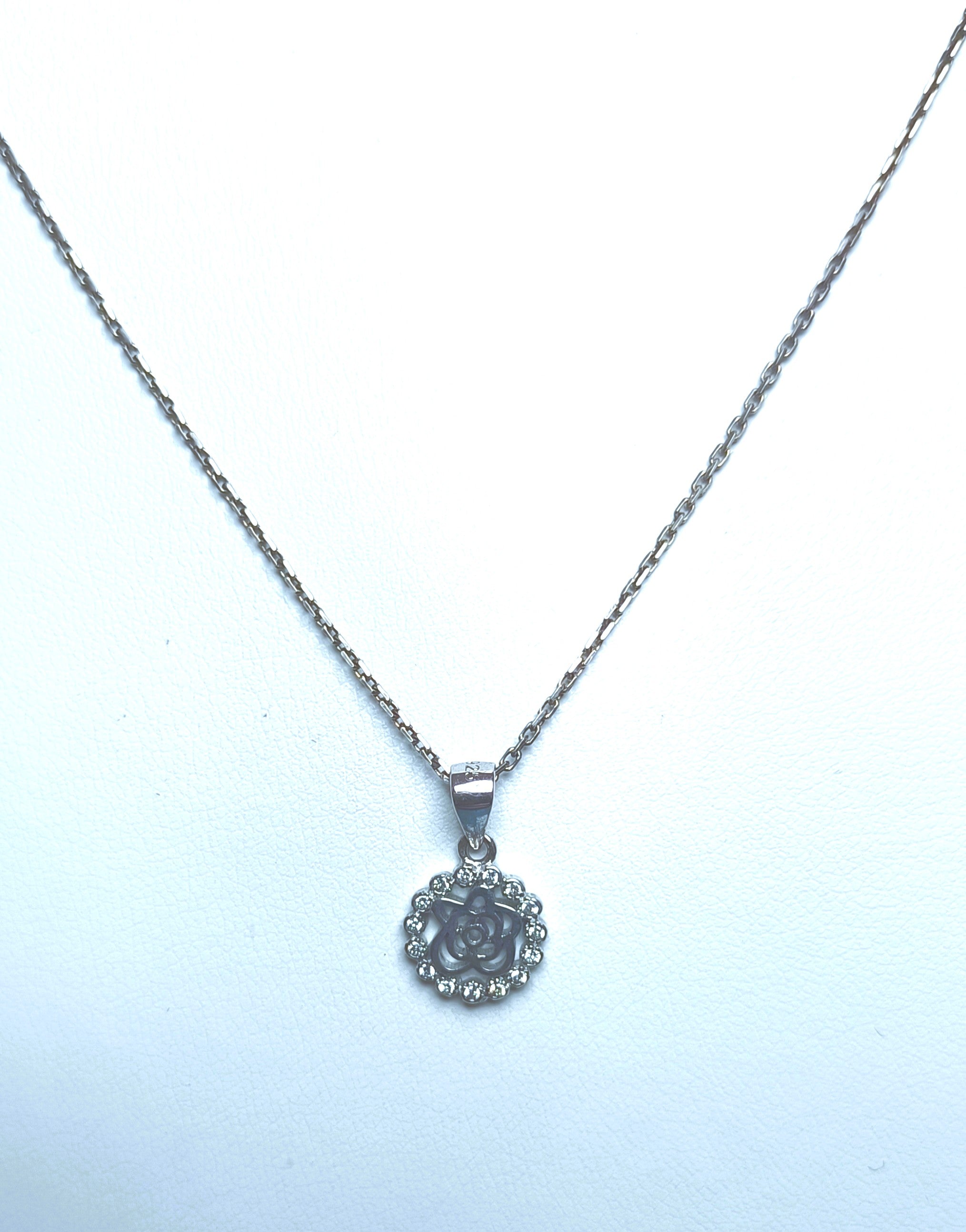 COLLANINA CON PENDENTE E ZIRCONI IN ARGENTO 925