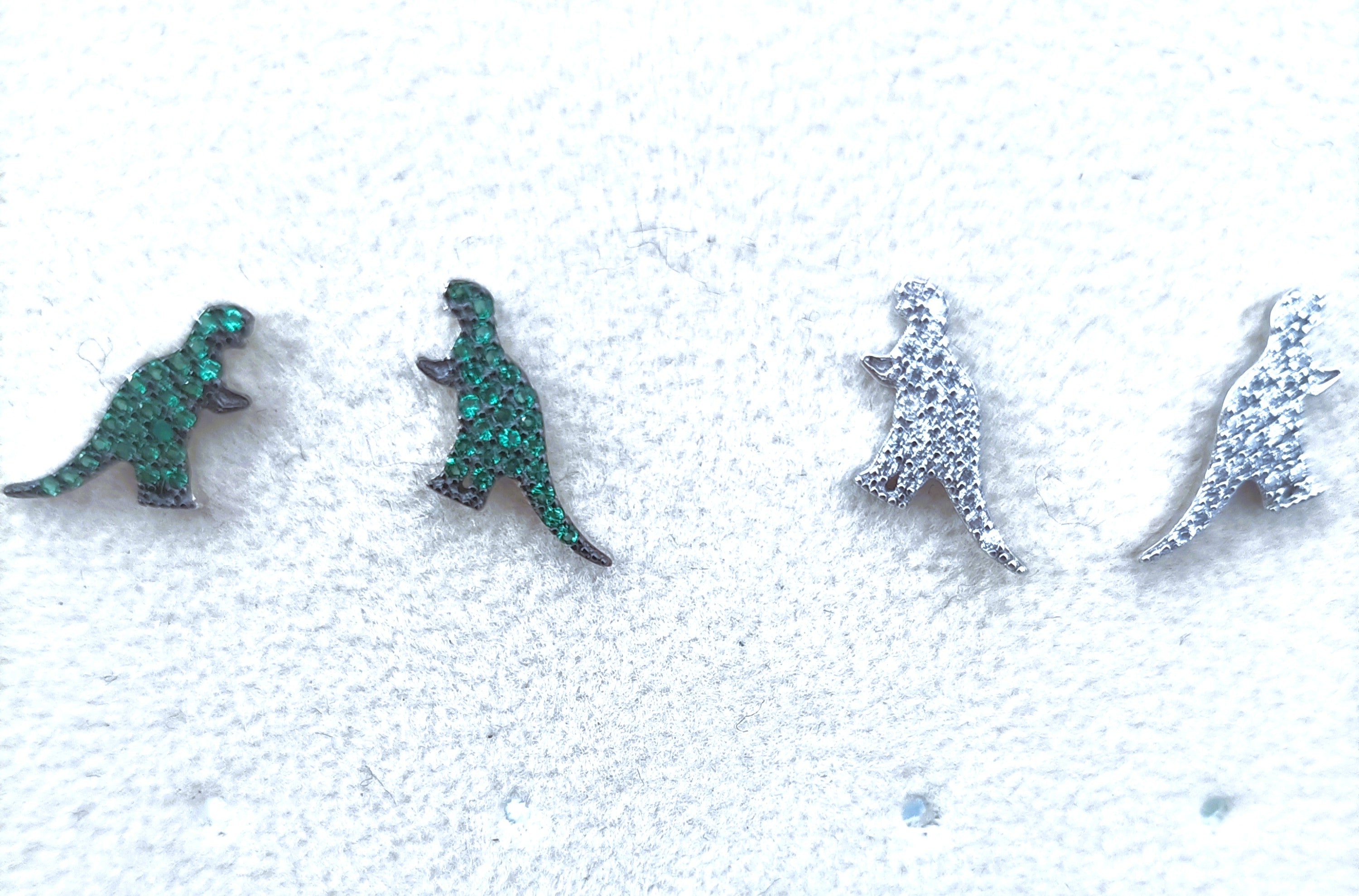 ORECCHINI BIMBA IN ARGENTO 925 CON ZIRCONI  DESIGN DINOSAURO