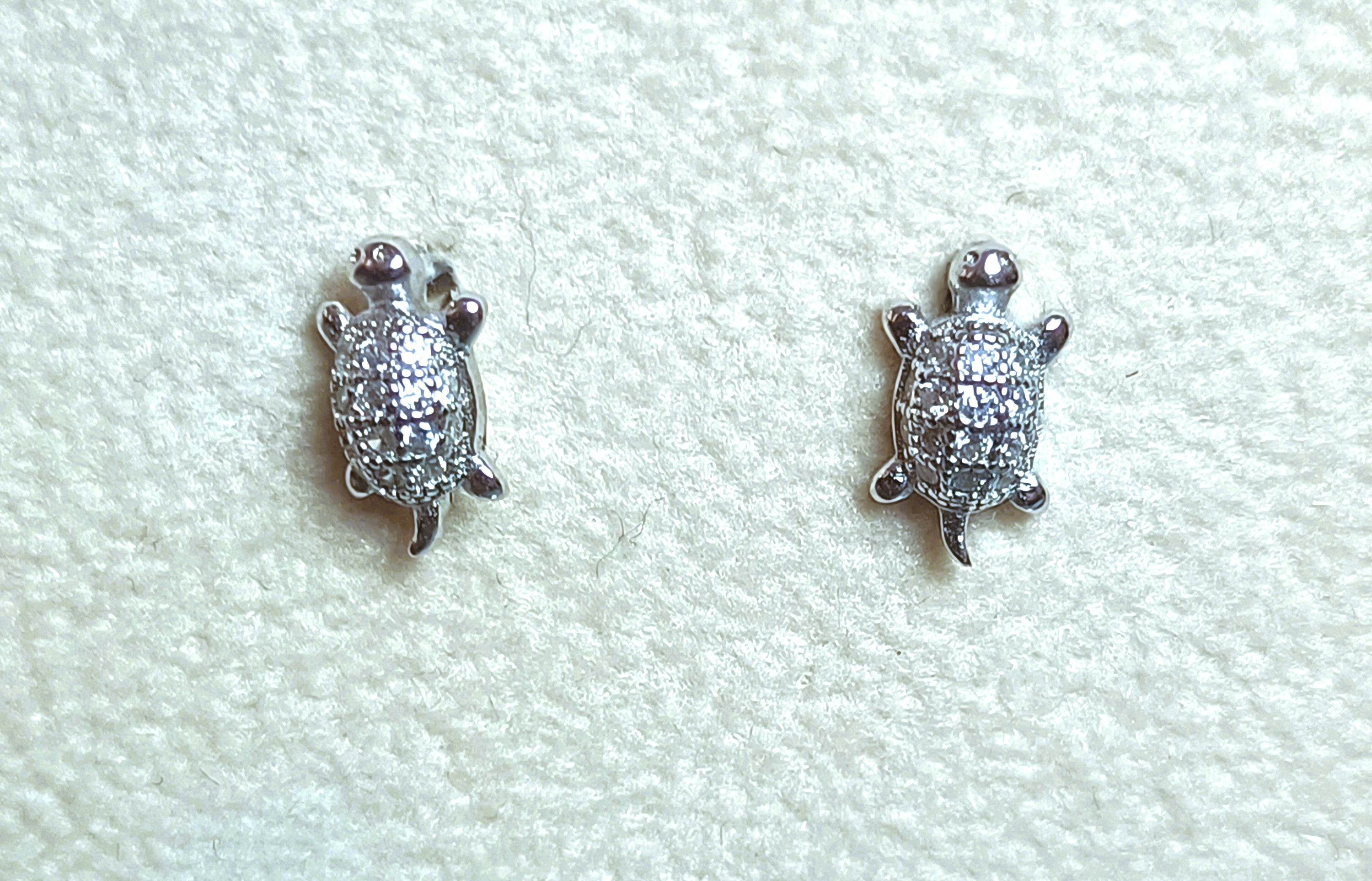 ORECCHINI BIMBI IN ARGENTO 925 ZIRCONI , RAFFIGURA UNA TARTARUGA