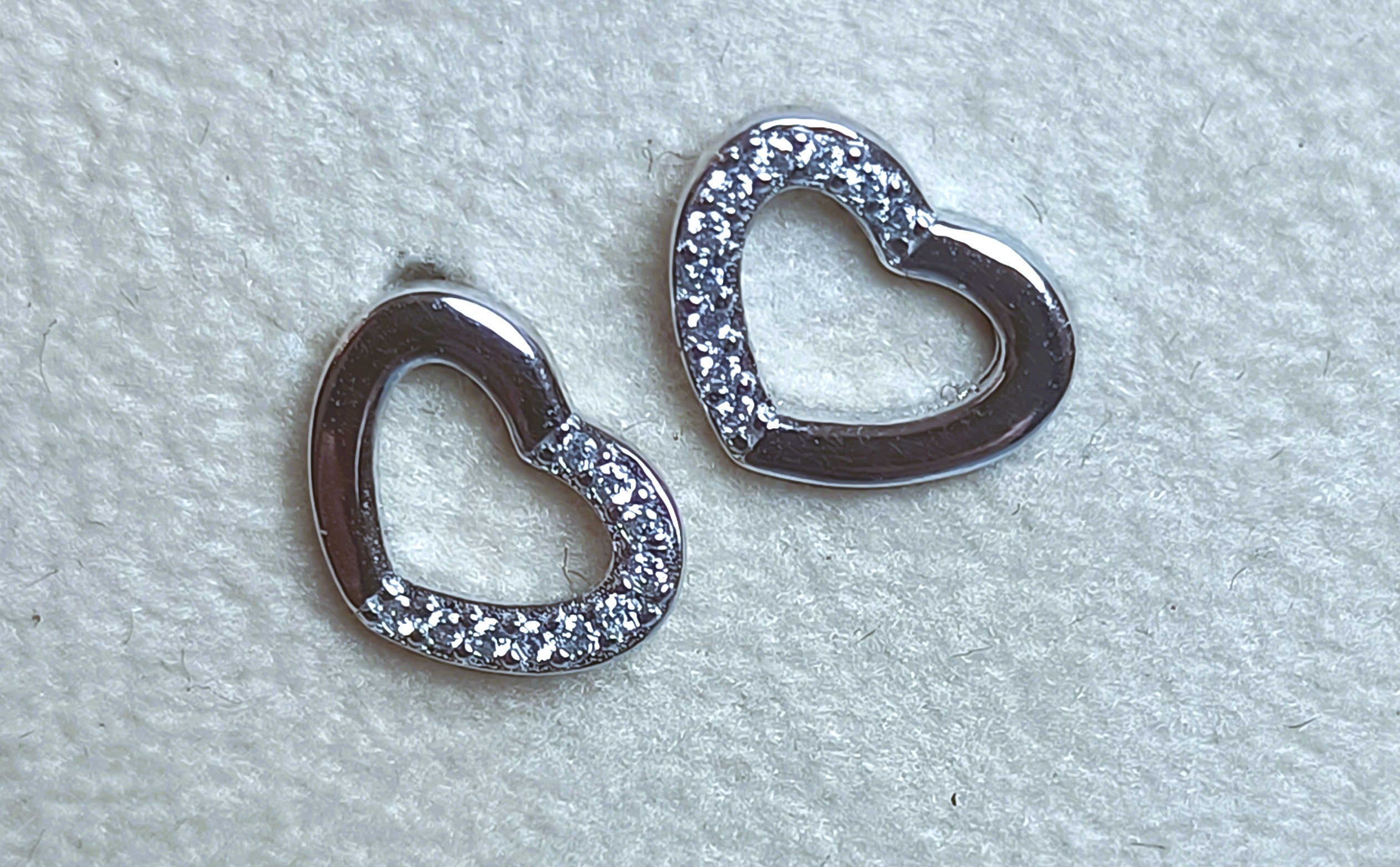 ORECCHINI A CUORE E ZIRCONI BIANCHI LUMINOSI IN ARGENTO 925