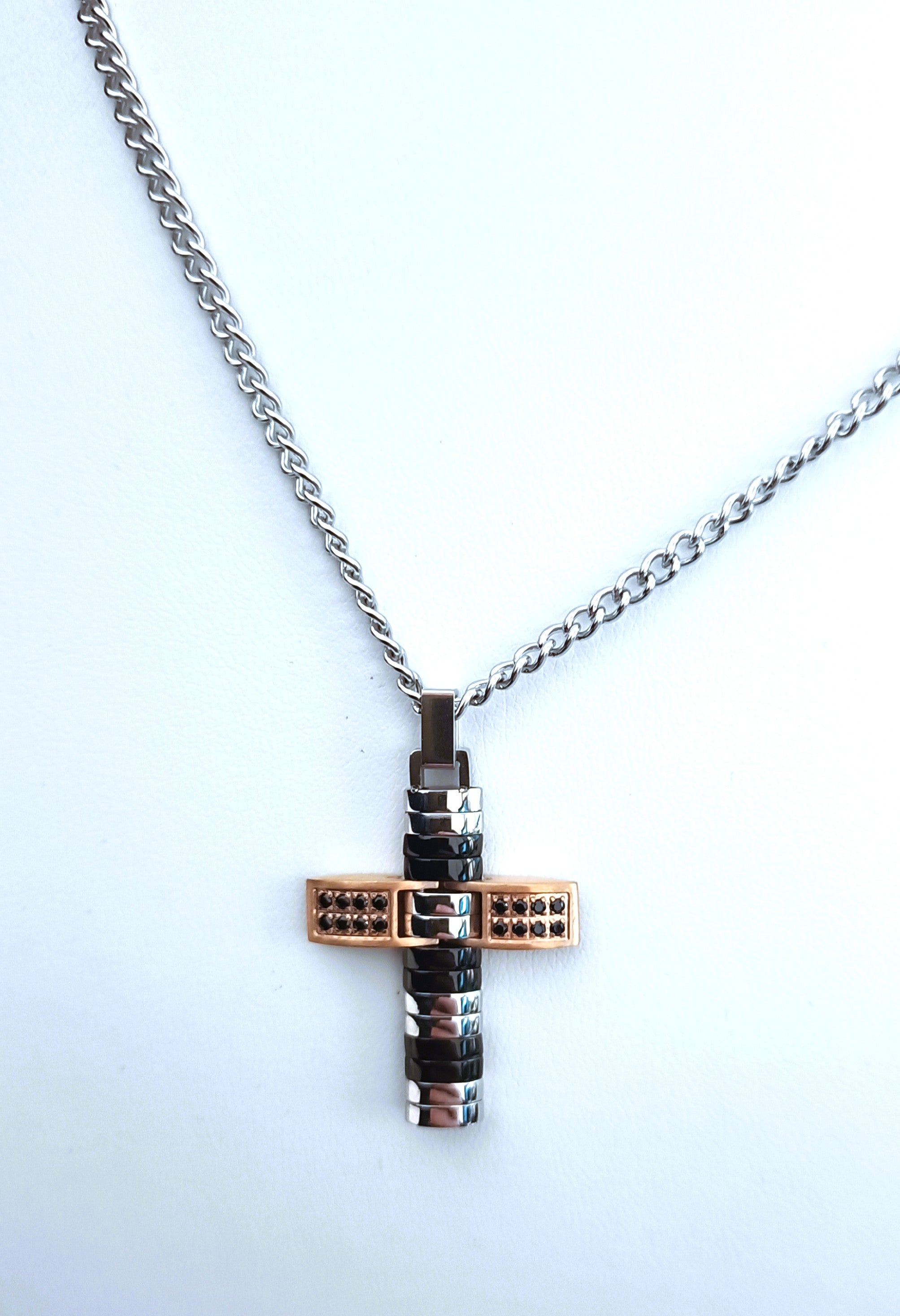 COLLANA CON CROCEFISSO REVERSIBILE IN ACCIAIO "ROSSO AMANTE "