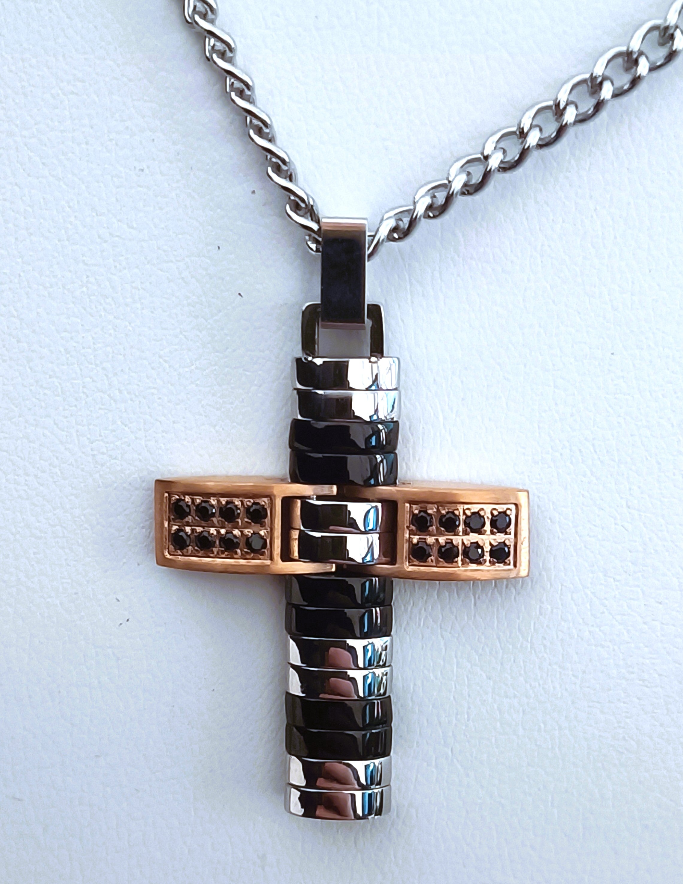 COLLANA CON CROCEFISSO REVERSIBILE IN ACCIAIO "ROSSO AMANTE "