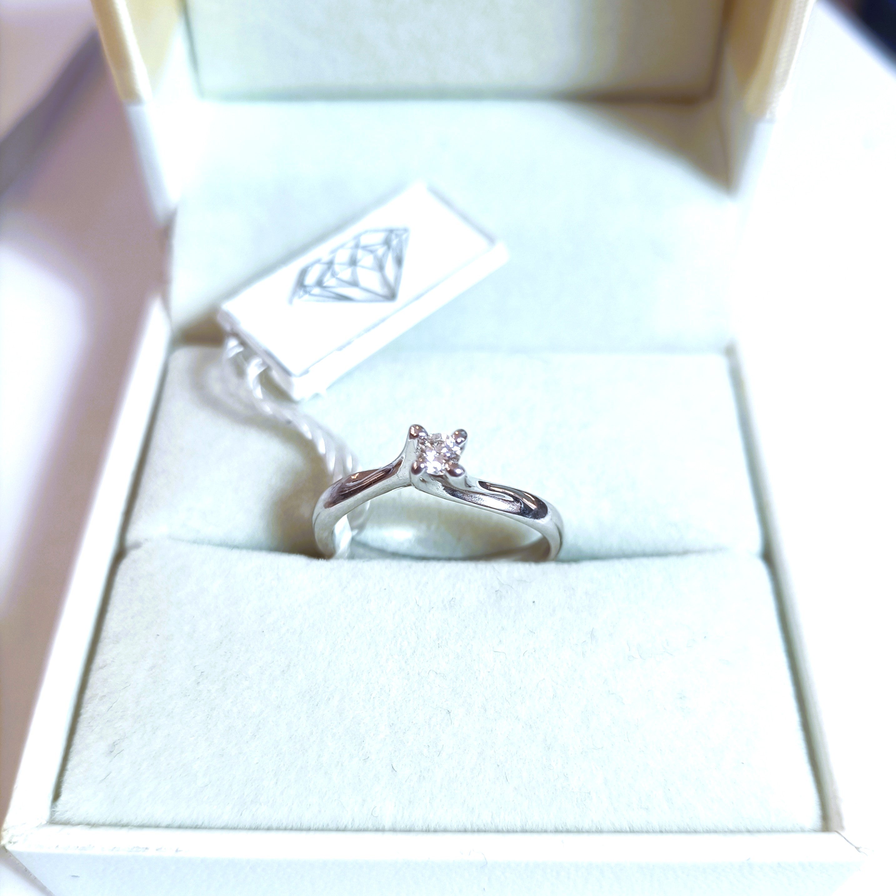 SOLITARIO ORO BIANCO 18KT DIAMANTE NATURALE KT 0,10