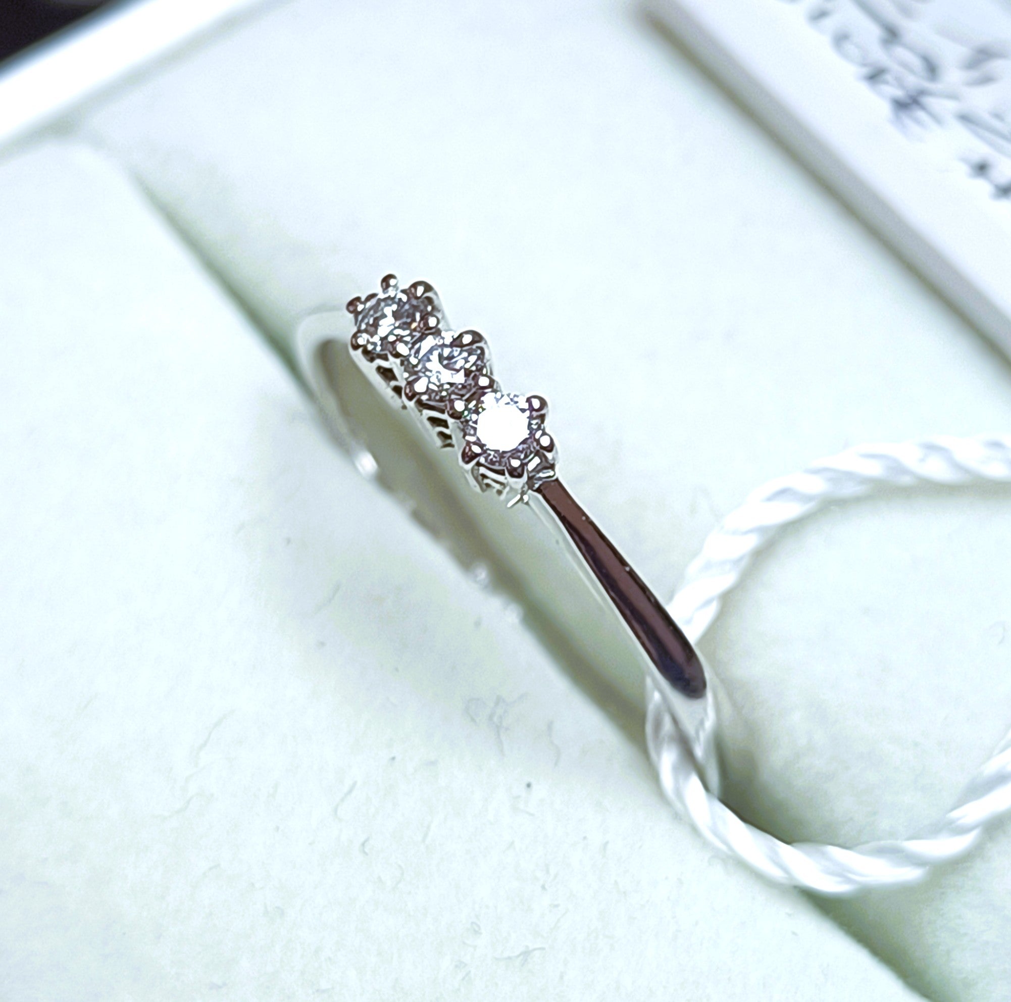 TRILOGY IN ORO BIANCO 18KT DIAMANTI NATURALI