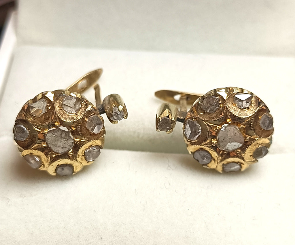 ORECCHINI IN ORO GIALLO 18KT E ROSETTE DI DIAMANTE KT 2,00