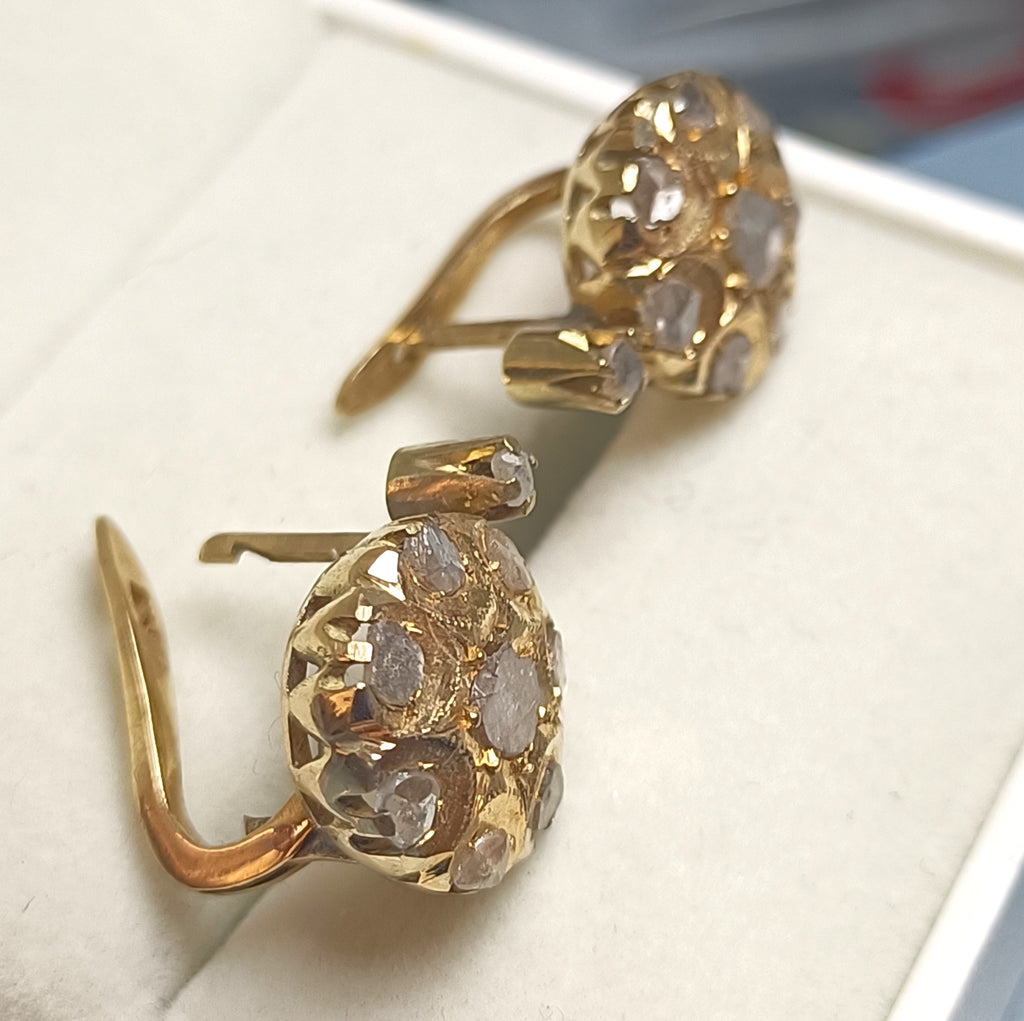 ORECCHINI IN ORO GIALLO 18KT E ROSETTE DI DIAMANTE KT 2,00