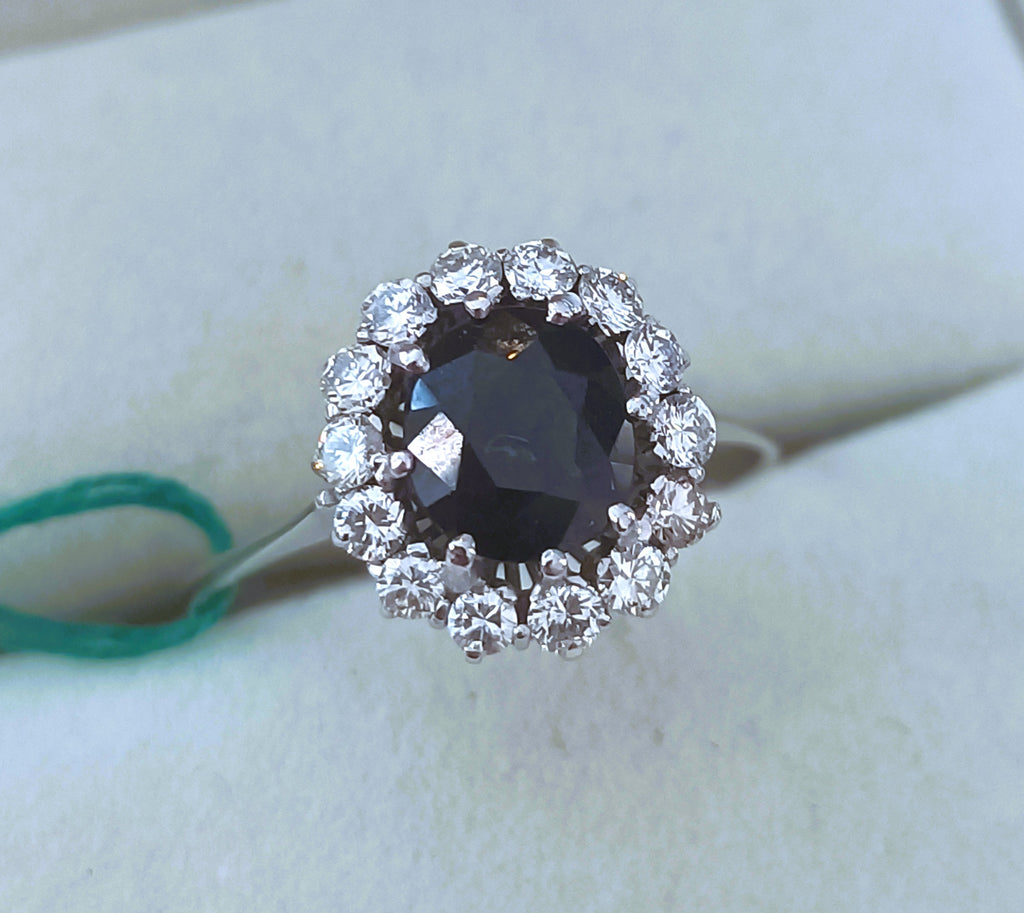 ANELLO IN ORO BIANCO 18KT DIAMANTI NATURALI E ZAFFIRO AUSTRALIANO