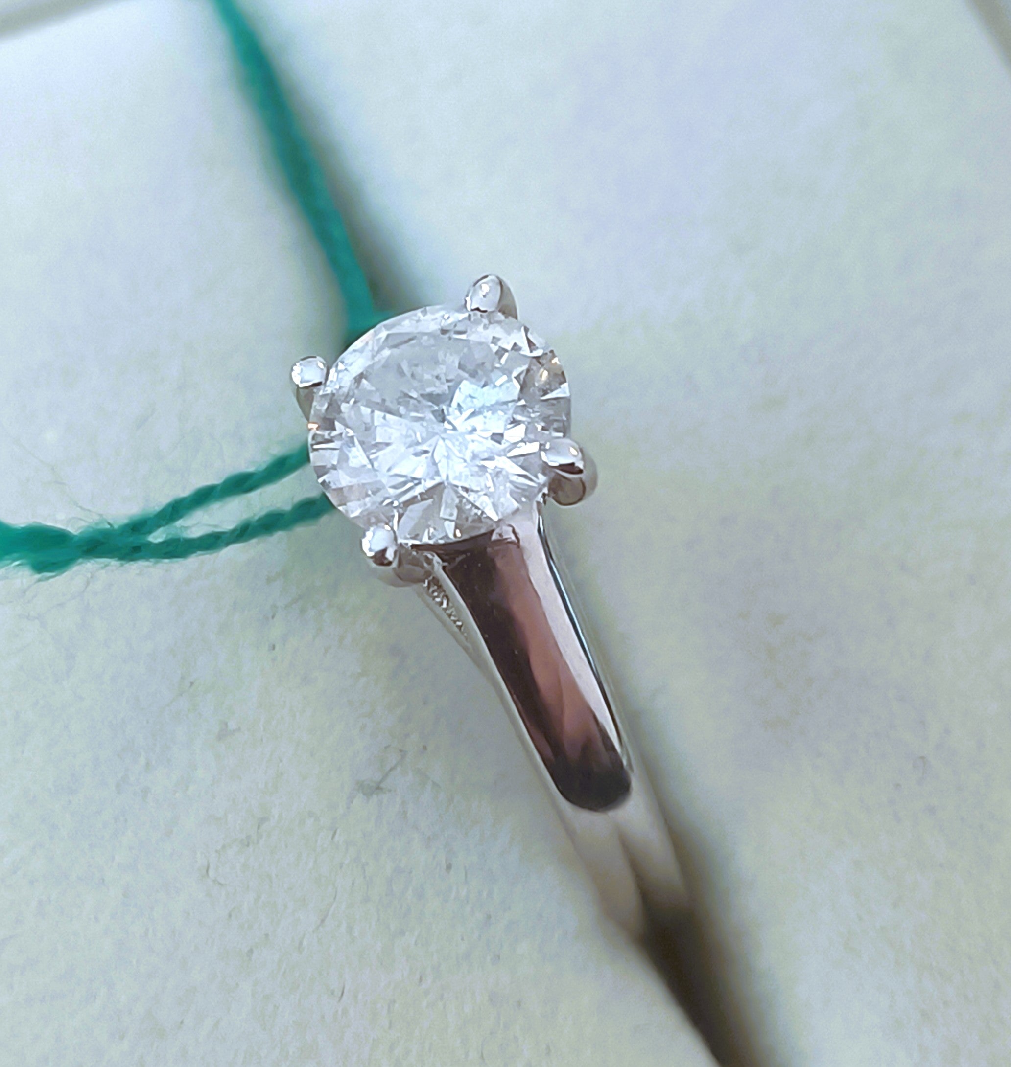 SOLITARIO DA KT 1,04 J COLOR I3